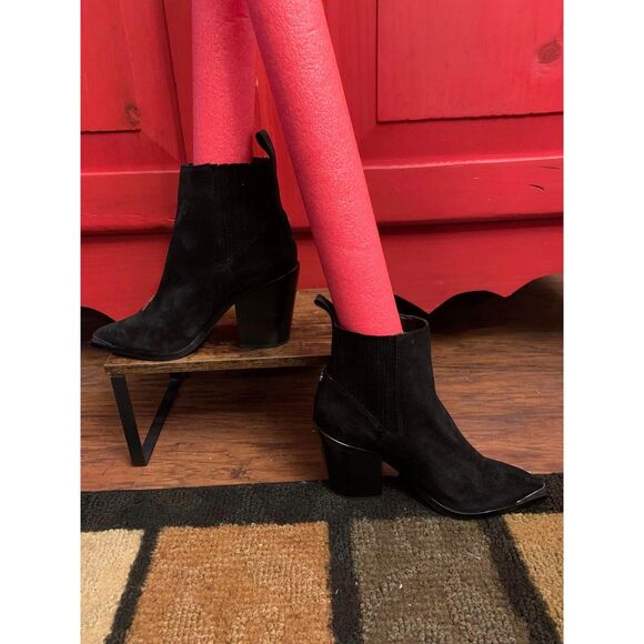 NWOT Kenneth Cole Size 5 West Side Fringe Bootie RB Studs Suede Leather Fringe - Picture 2 of 5